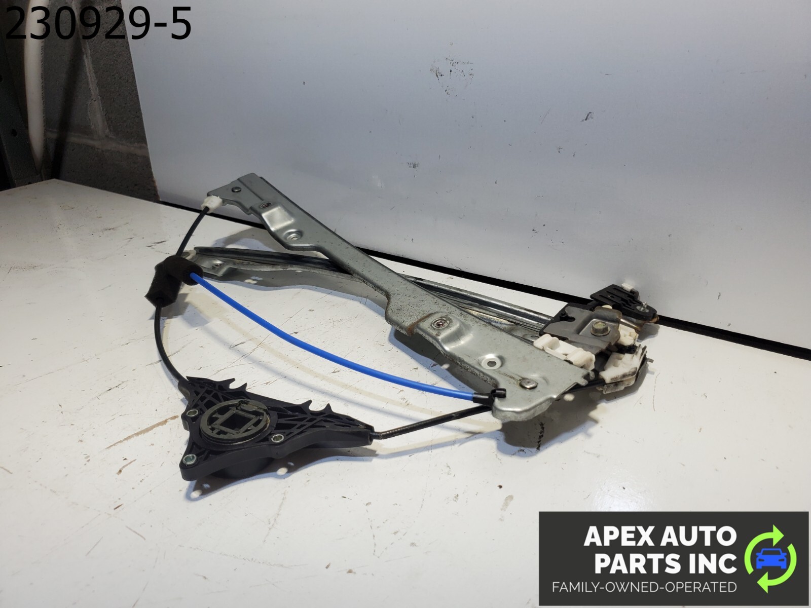 2009-2013 Infiniti G37 Sedan Front Left Window Regulator Track OEM 09-13 - Image 4