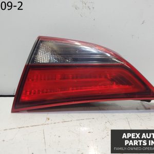 2014-2016 HYUNDAI ELANTRA RIGHT INNER TAIL LIGHT 92404-3Y500
