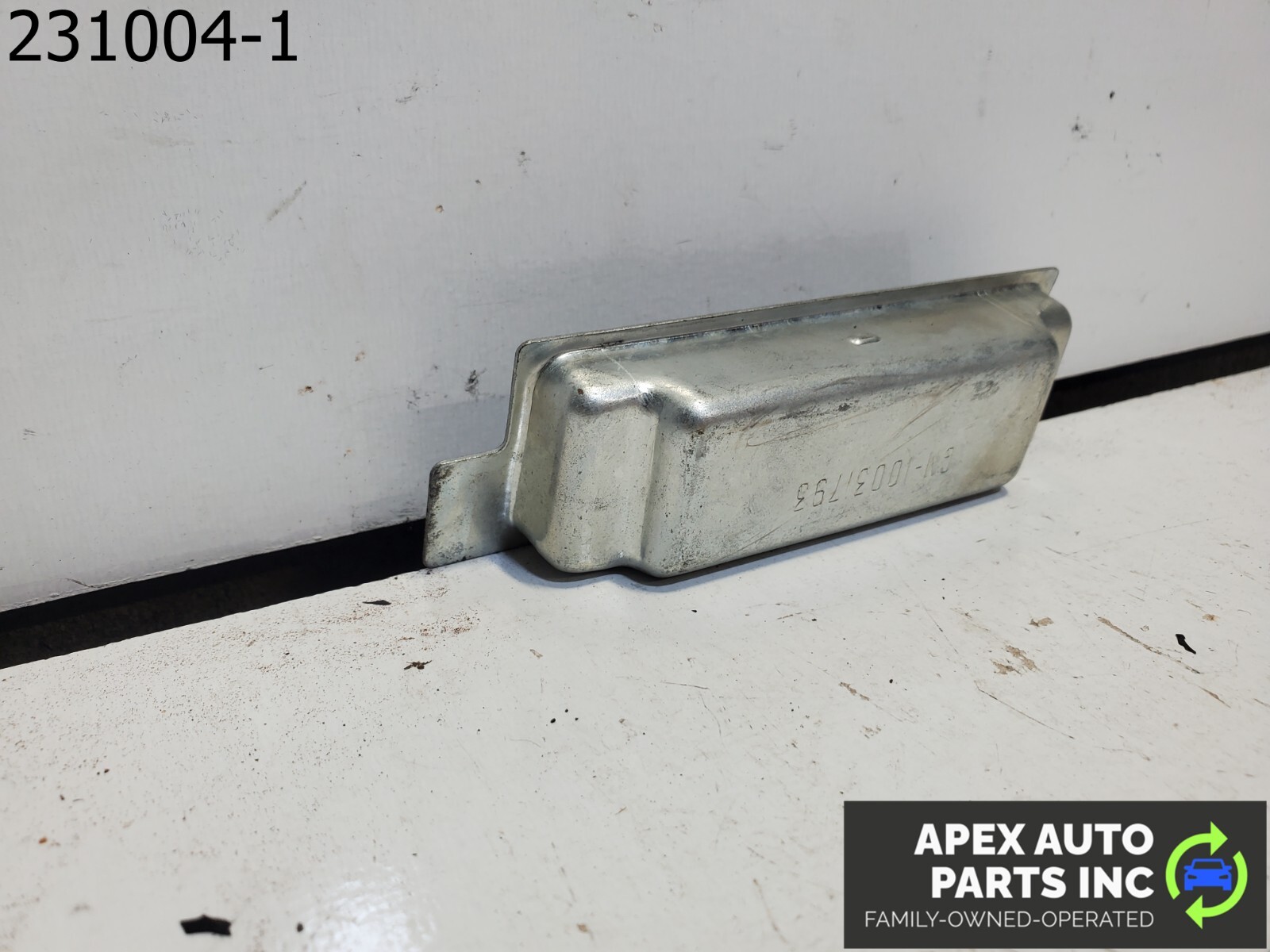 OEM 1984 Pontiac Fiero CENTER CONSOLE ASH TRAY ASHTRAY - Image 8