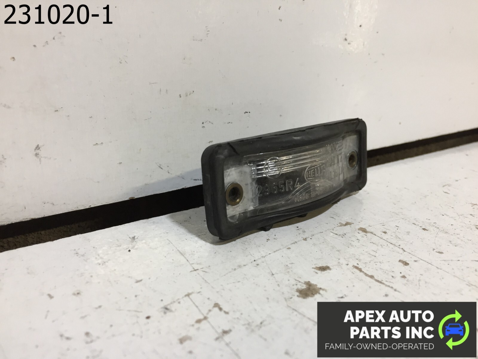 OEM 1990 Cadillac Allante Liscense Plate Light - Image 3