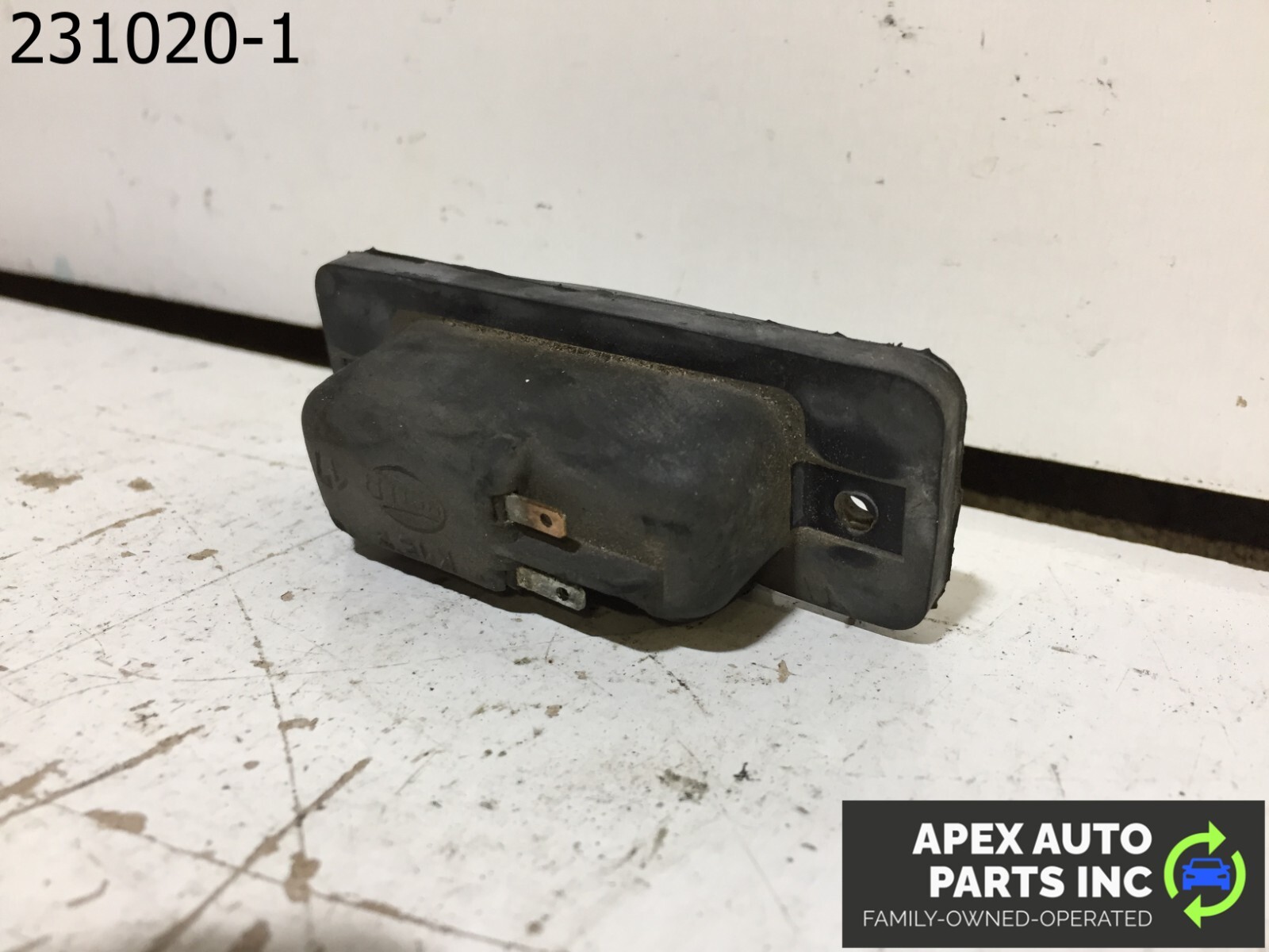 OEM 1990 Cadillac Allante Liscense Plate Light - Image 5