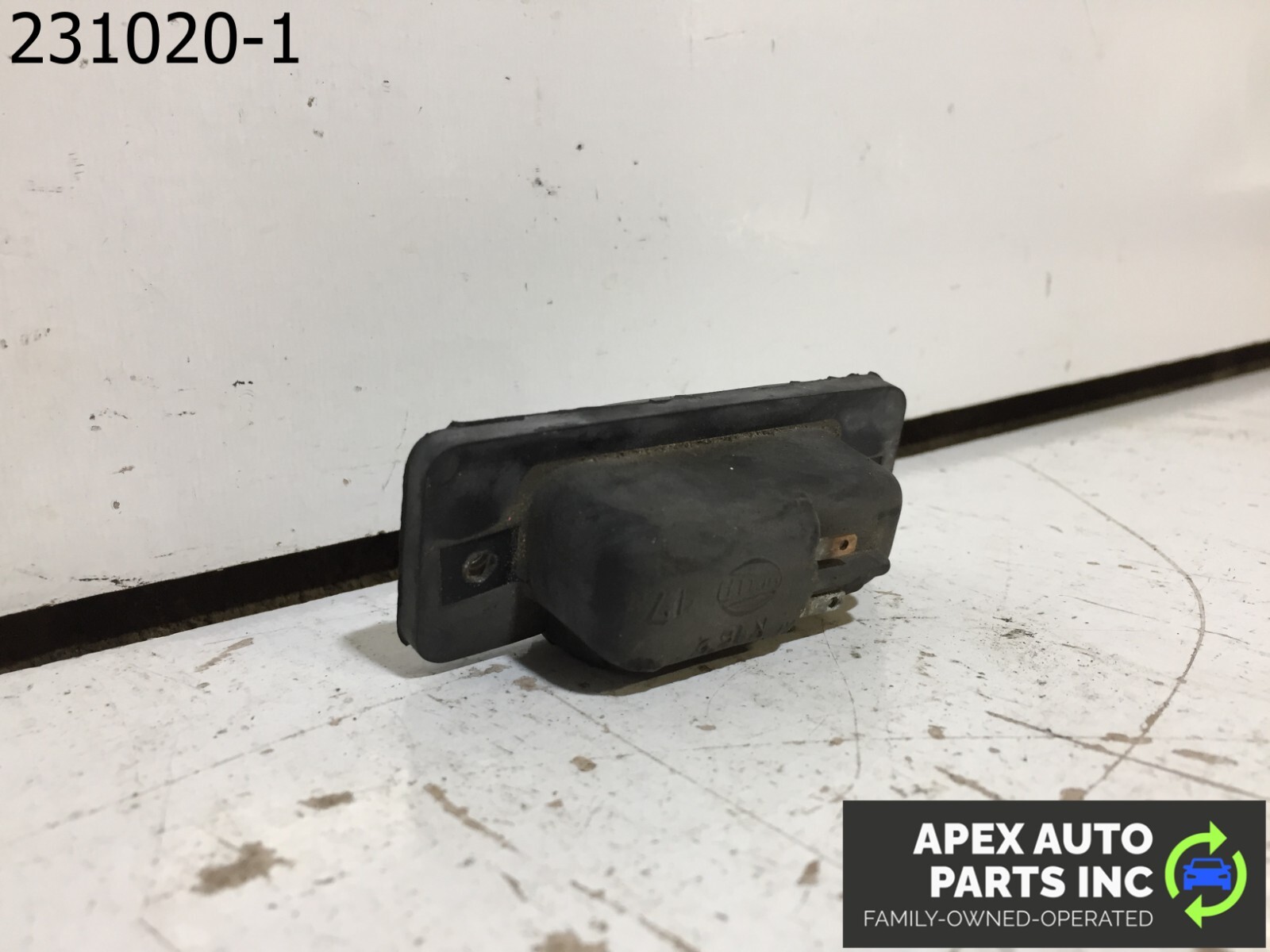 OEM 1990 Cadillac Allante Liscense Plate Light - Image 7