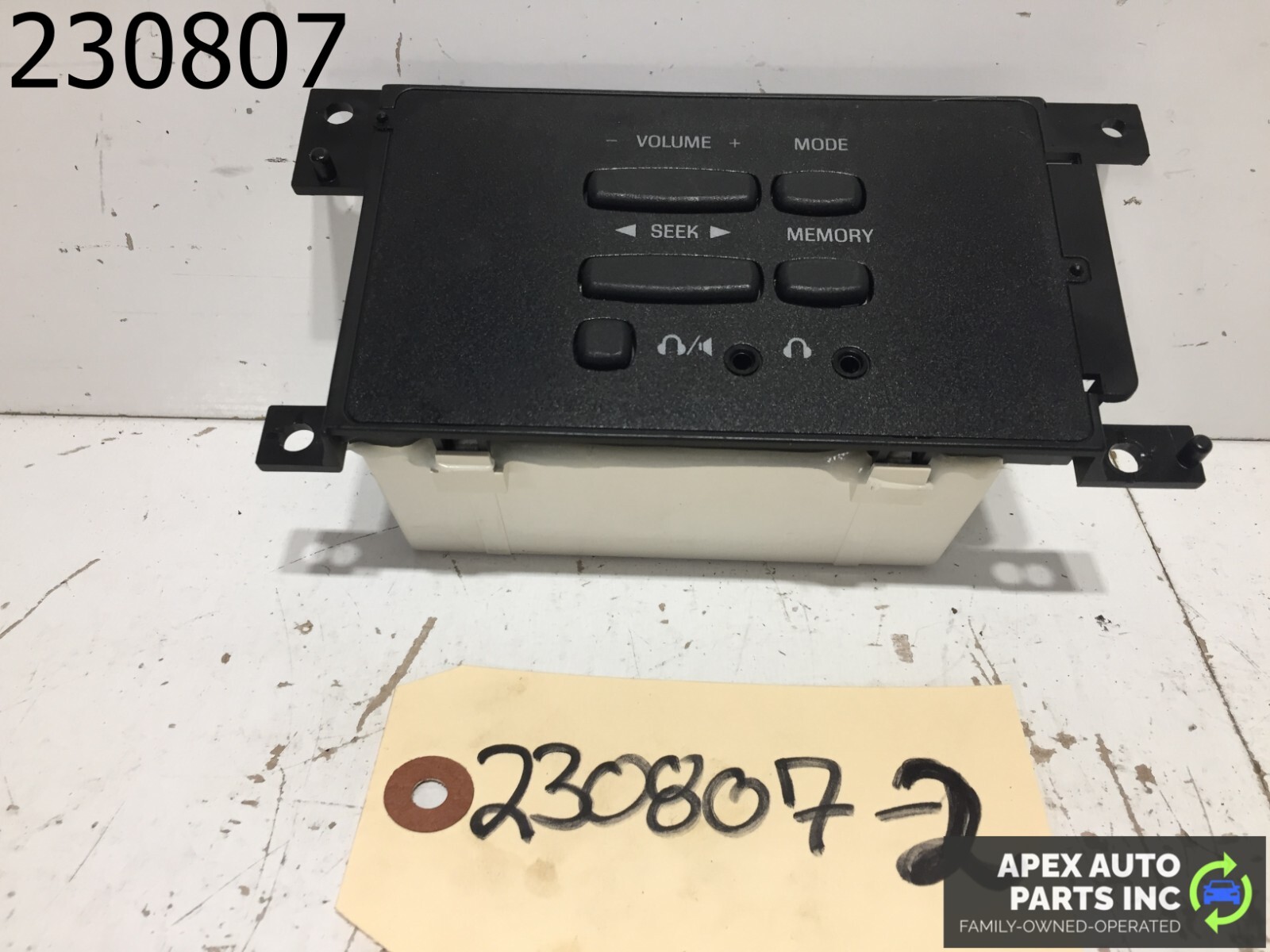 OEM 2003-2006 Ford Expedition Rear Radio Audio Headphone Control