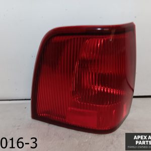 OEM 2003-2006 Lincoln Navigator 5.4L Left Driver Tail Light Assembly