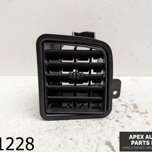OEM 2004 Cadillac Escalade 6.0L Driver Side Air Vent