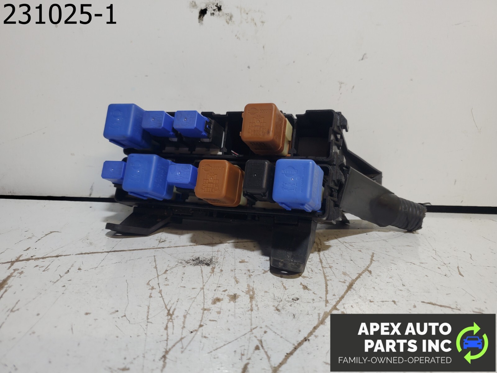 OEM 2004 Infiniti I35 Fusebox Fuse Box Relay Module 7154-3054