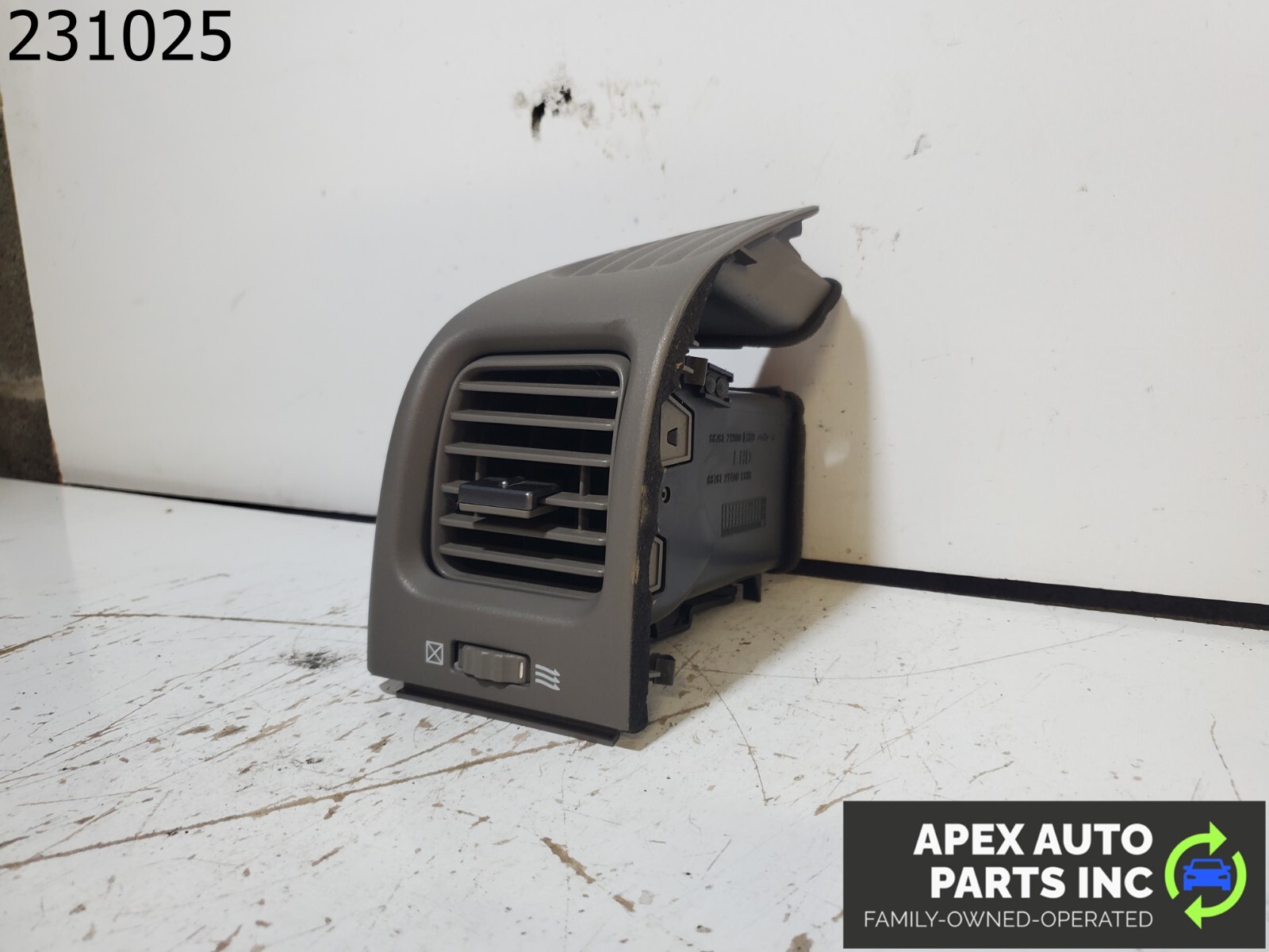 OEM 2004 Infiniti I35 Left Driver LHD Side Dash Air Vent AC Heat Duct Gray - Image 4