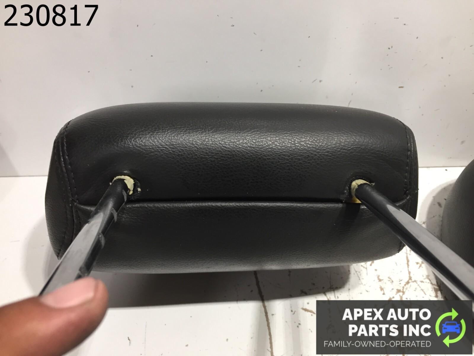 OEM 2005 2006 2007 Ford Five Hundred FREESTYLE FRONT RIGHT LEFT PEBBLE HEADREST - Image 9