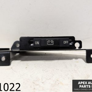 OEM 2005 BMW 745i 4.4L Trunk Junction Battery Power On Off Switch