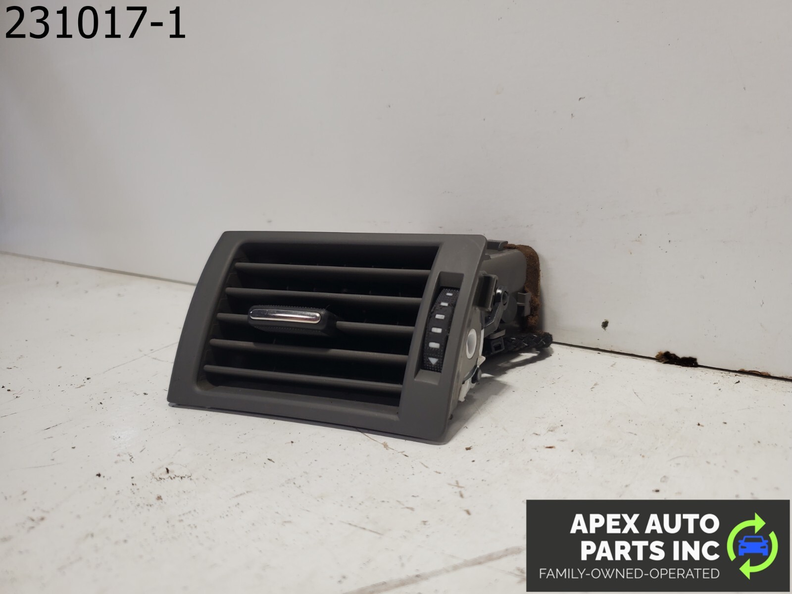 OEM 2008 Audi A4 4E0820952 Dash Center Air Vent Grill - Image 3