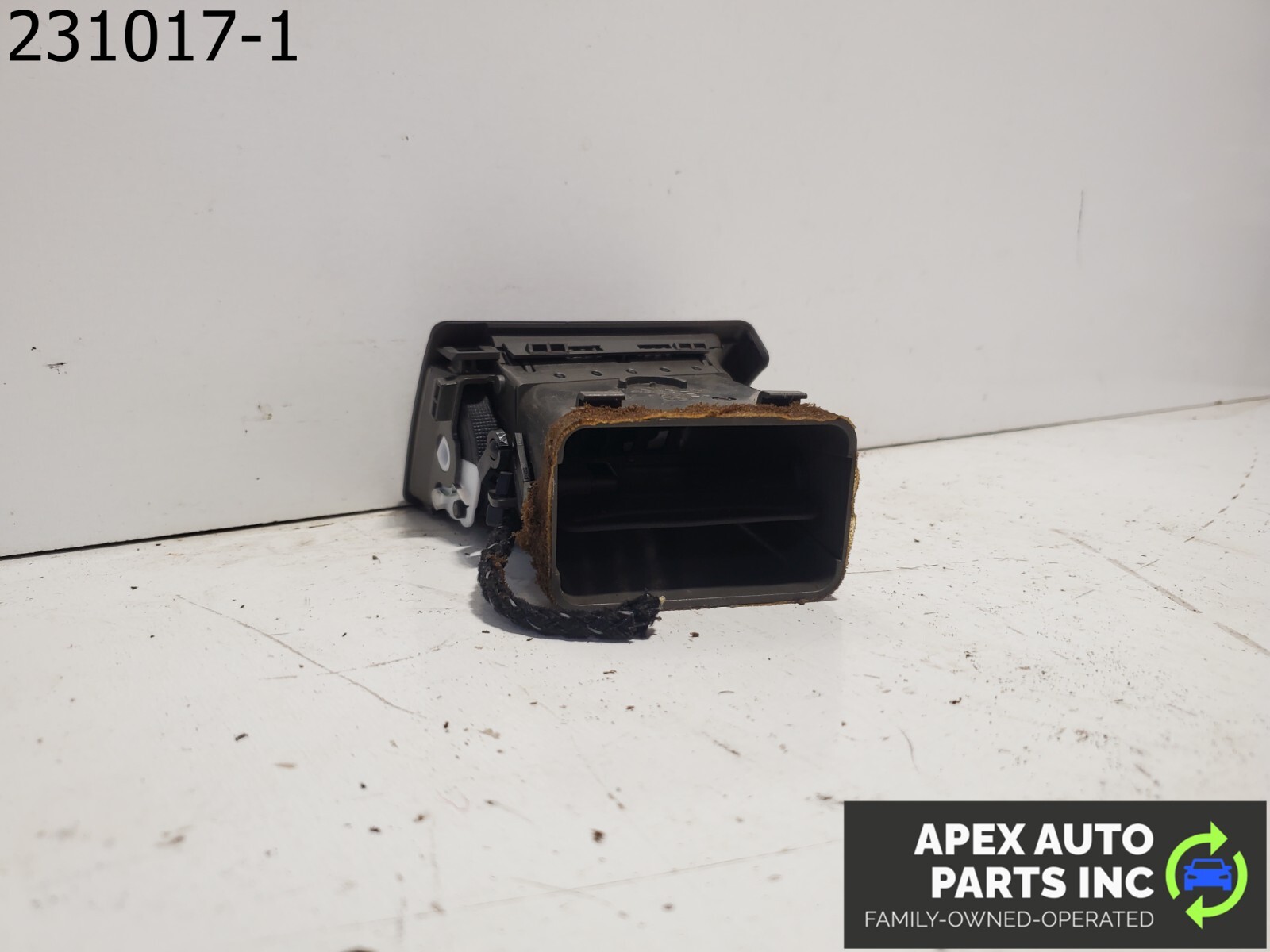 OEM 2008 Audi A4 4E0820952 Dash Center Air Vent Grill - Image 5