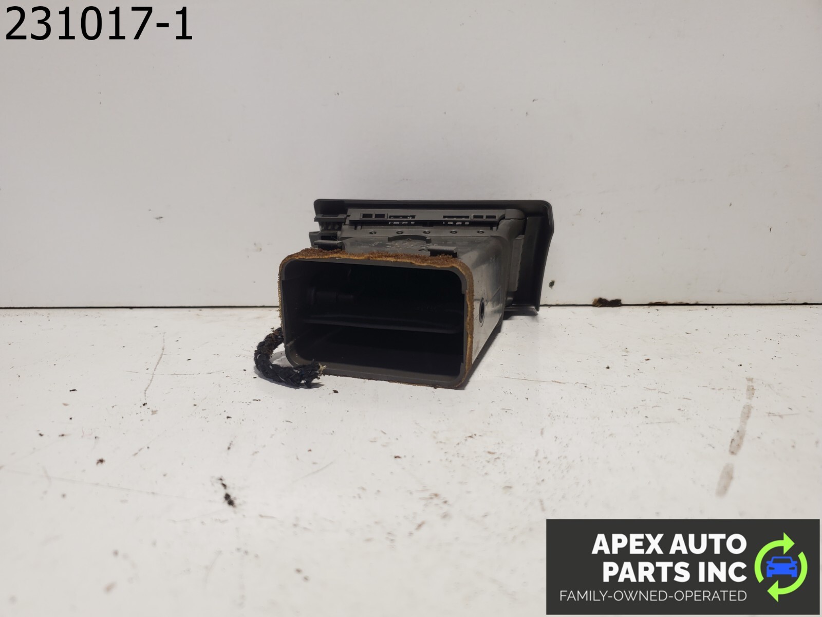 OEM 2008 Audi A4 4E0820952 Dash Center Air Vent Grill - Image 6
