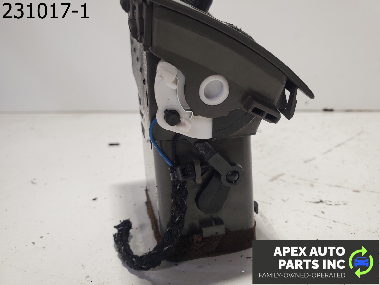 OEM 2008 Audi A4 4E0820952 Dash Center Air Vent Grill - Image 9