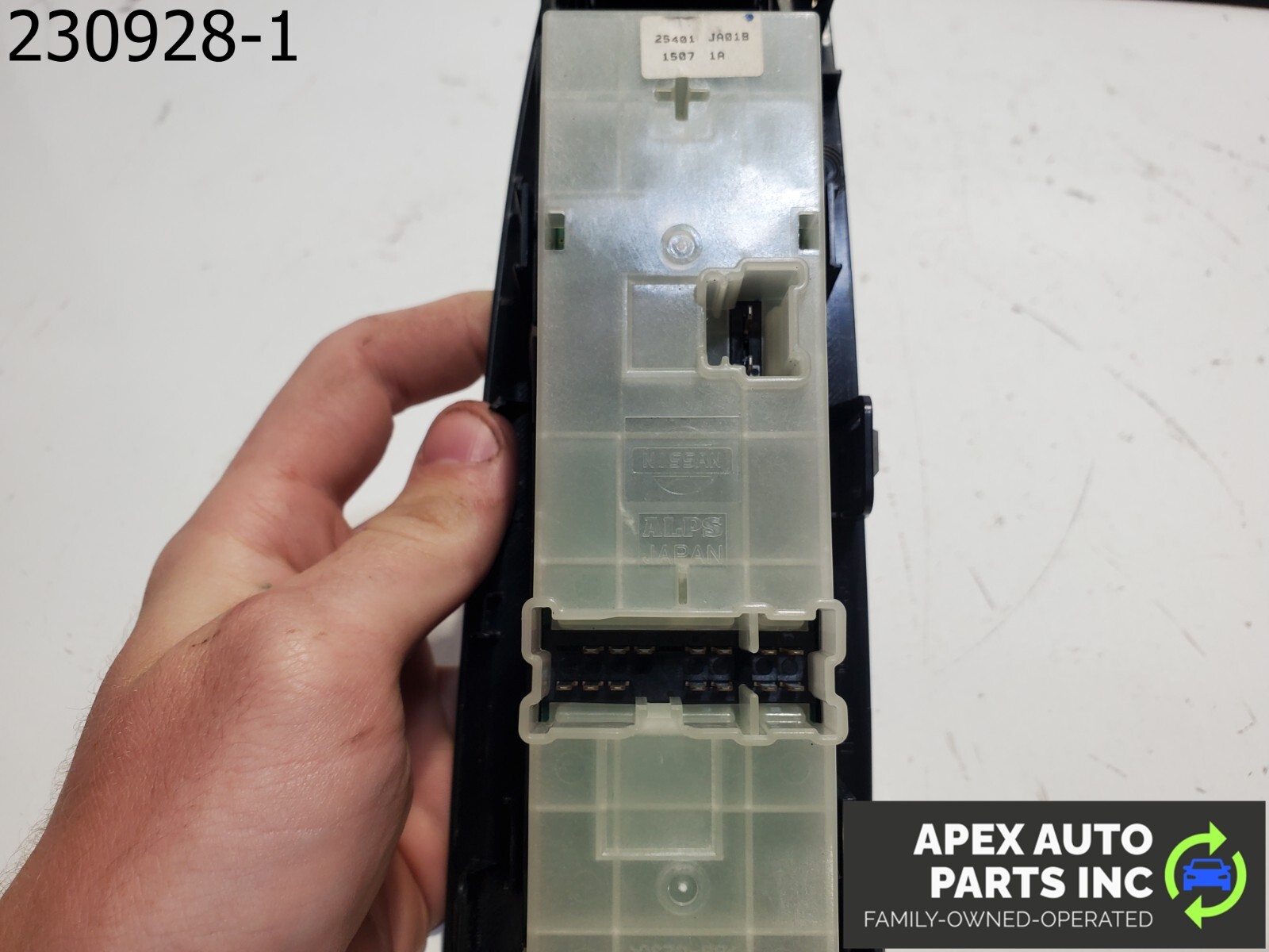 OEM 2008 Nissan Altima Driver Left Door Master Power Window Switch - Image 9