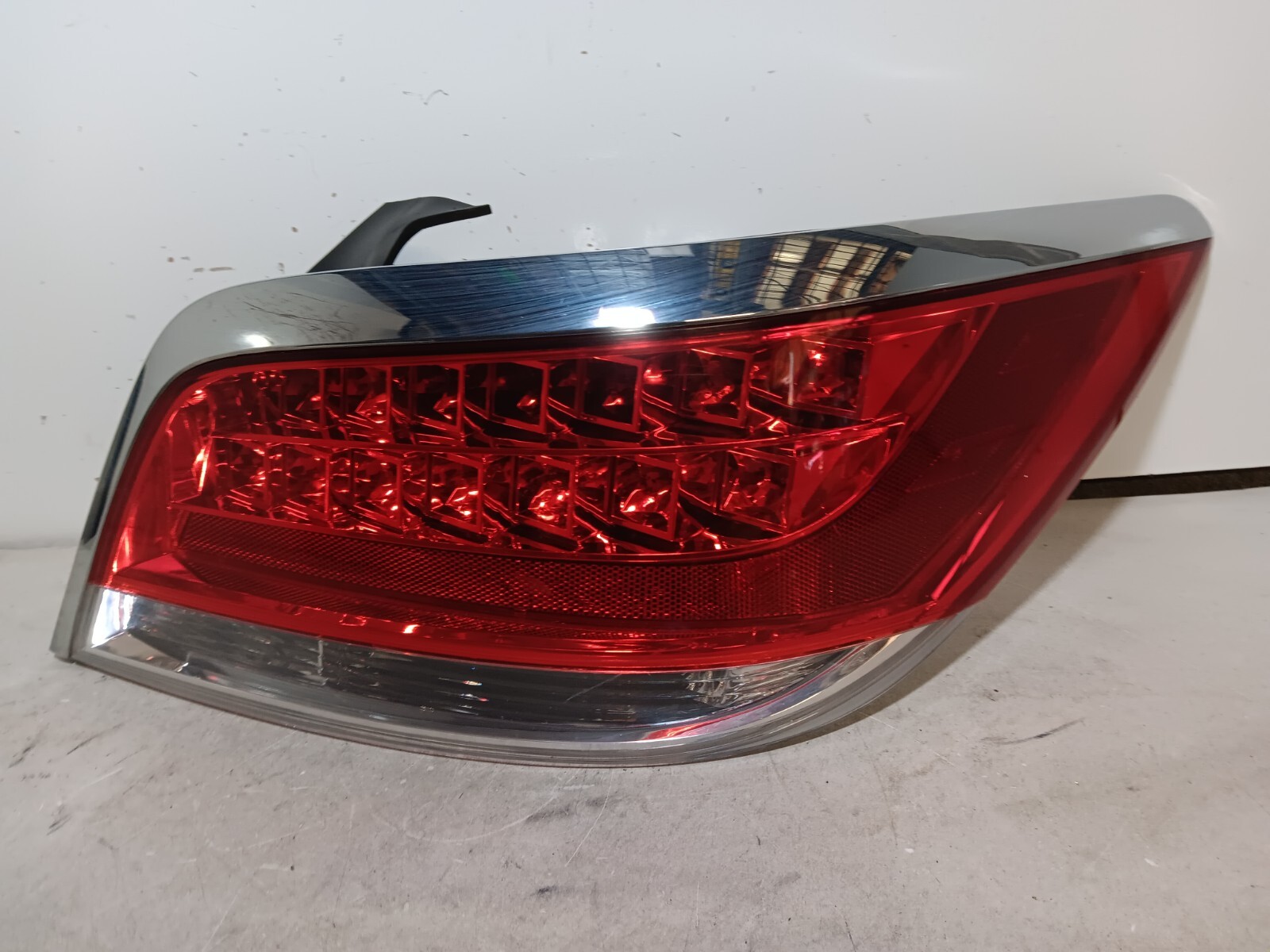 OEM 2010-2013 Buick LaCrosse 2.4L RIGHT PASSENGER SIDE TAIL LIGHT BRAKE LAMP