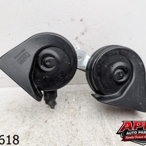 OEM 2013 Ford Flex 3.5L Horn Set Hi Low Dual Tone Horns