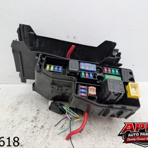 OEM 2013 Infiniti JX35 3.5L Fuse Box Engine