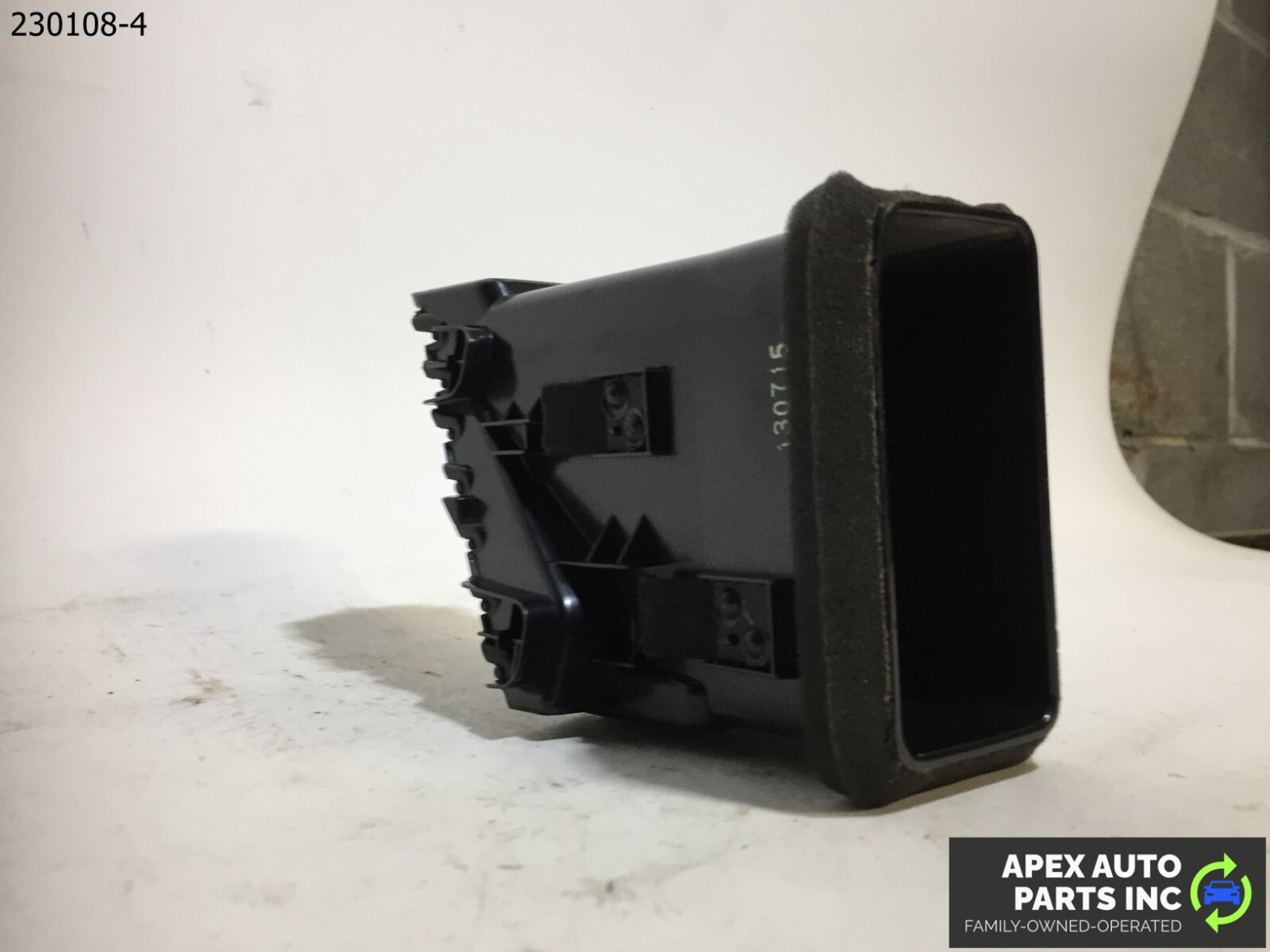 OEM 2014 Infiniti QX60 FRONT DASH CENTER LEFT SIDE AC AIR VENT GRILL - Image 6