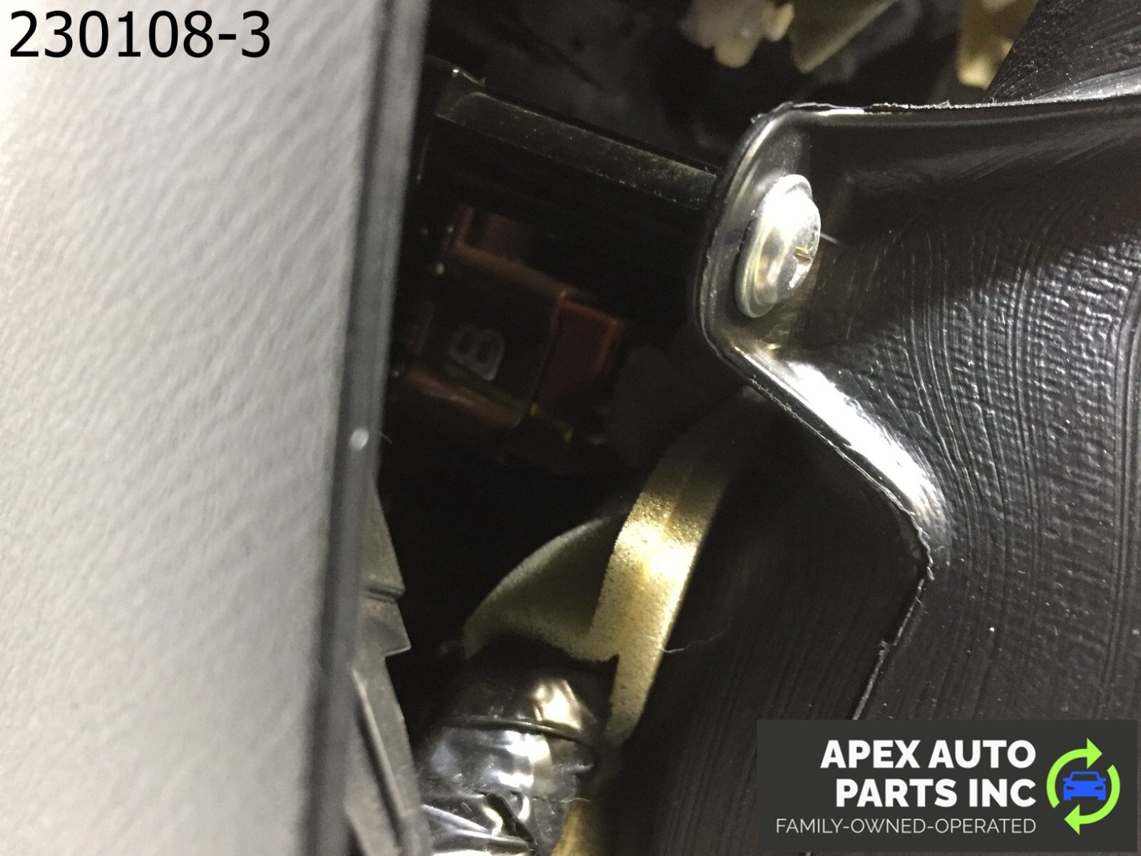 OEM 2014 Infiniti QX60 Rear Back AC Vent Audio Control Trim Cover - Image 9