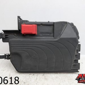 OEM 2014 Mercedes CLA250 2.0L ENGINE BAY FUSE RELAY JUNCTION BOX COVER LID