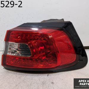 OEM 2015 Jeep Cherokee 2.4L passenger/right side tail light taillight lamp