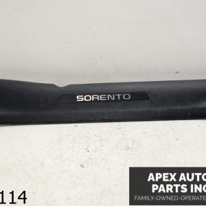 OEM 2015 Kia Sorento 3.3L Front Right Scuff Plate Molding