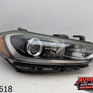 OEM 2018 Hyundai Elantra 2.0L HALOGEN HEADLIGHT RIGHT PASSENGER SIDE RH
