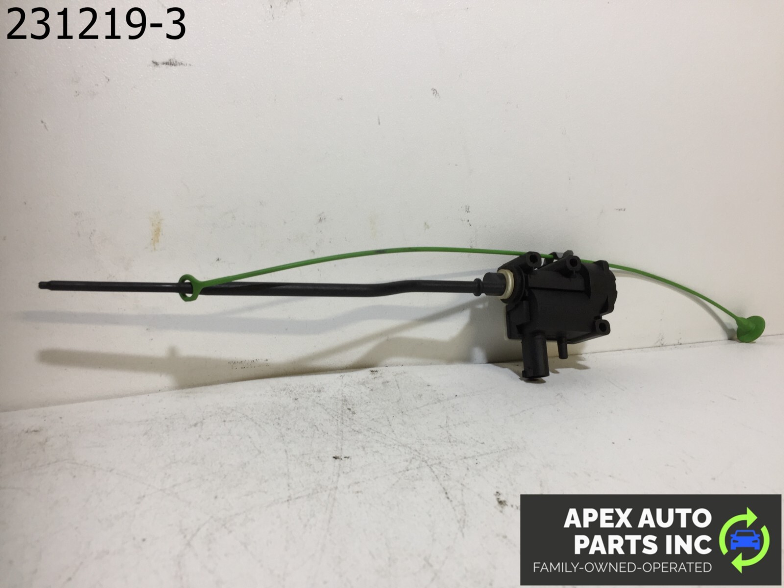 OEM BMW 328i 2009 Fuel Flap Actuator Motor 98588004 07-14 - Image 3
