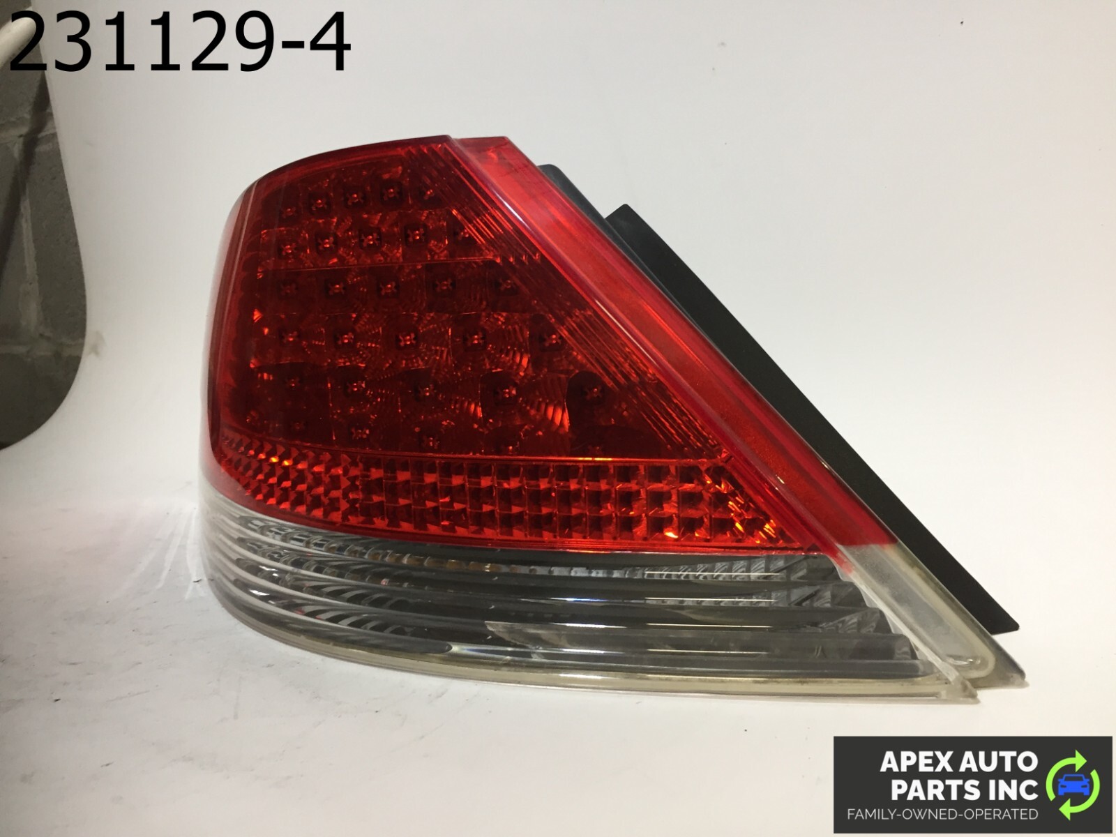 OEM BMW 745Li 2003 LEFT DRIVER SIDE TAIL LIGHT - Image 3