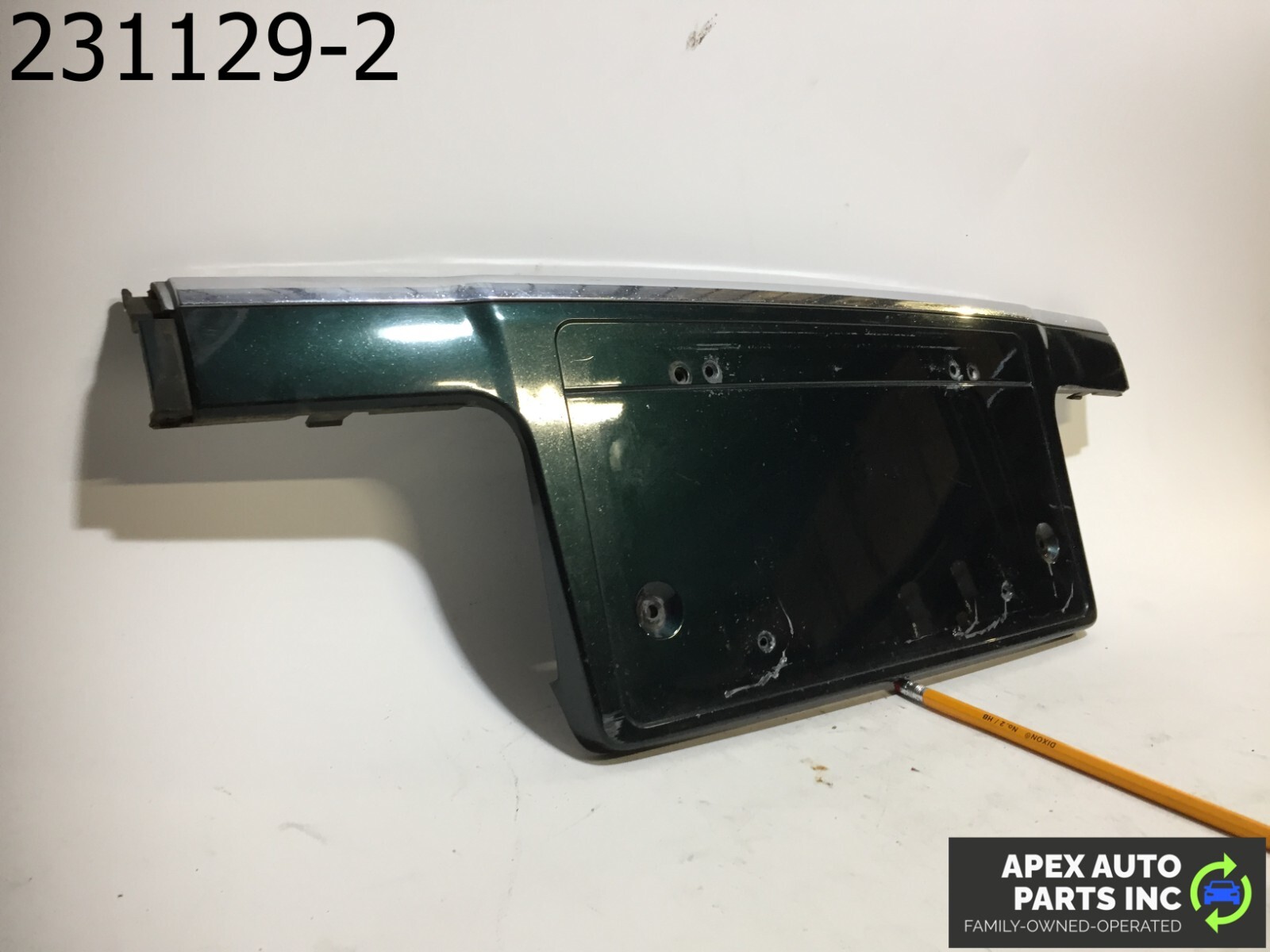 OEM BMW 745Li 2003 TRUNK LID LICENSE PLATE HOLDER TRIM MOLDING 515A - Image 3