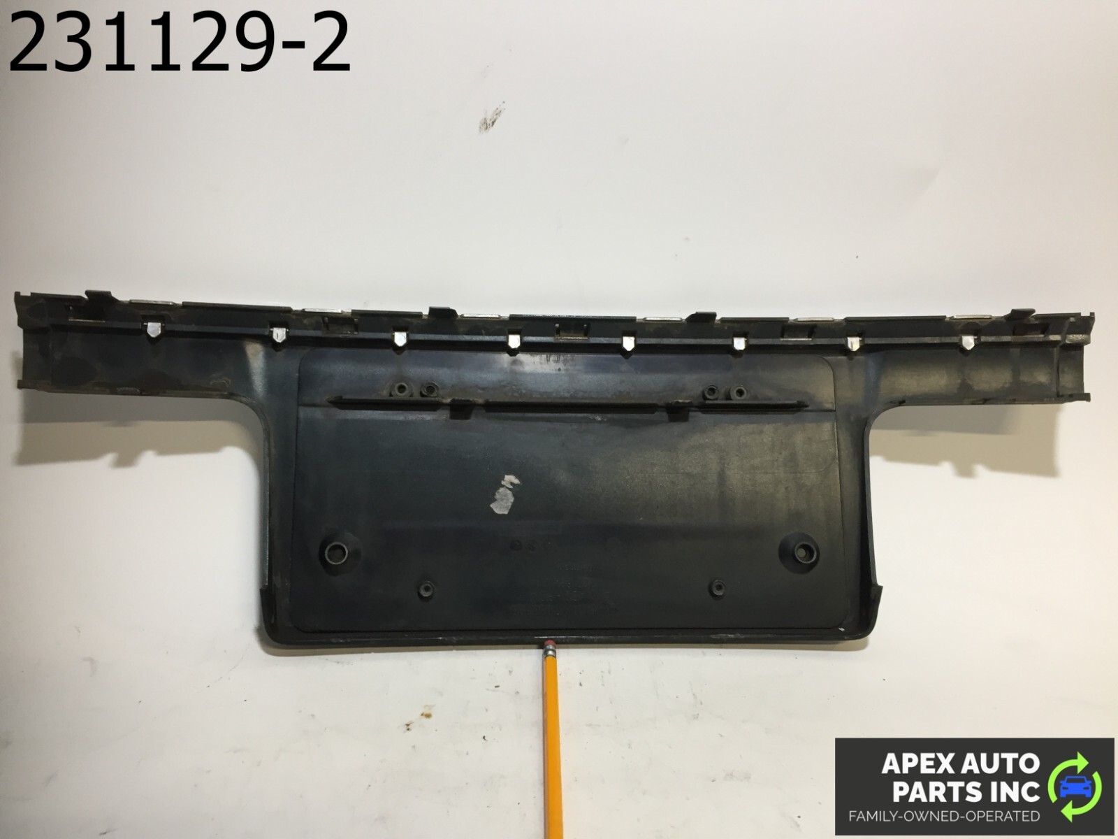 OEM BMW 745Li 2003 TRUNK LID LICENSE PLATE HOLDER TRIM MOLDING 515A - Image 5