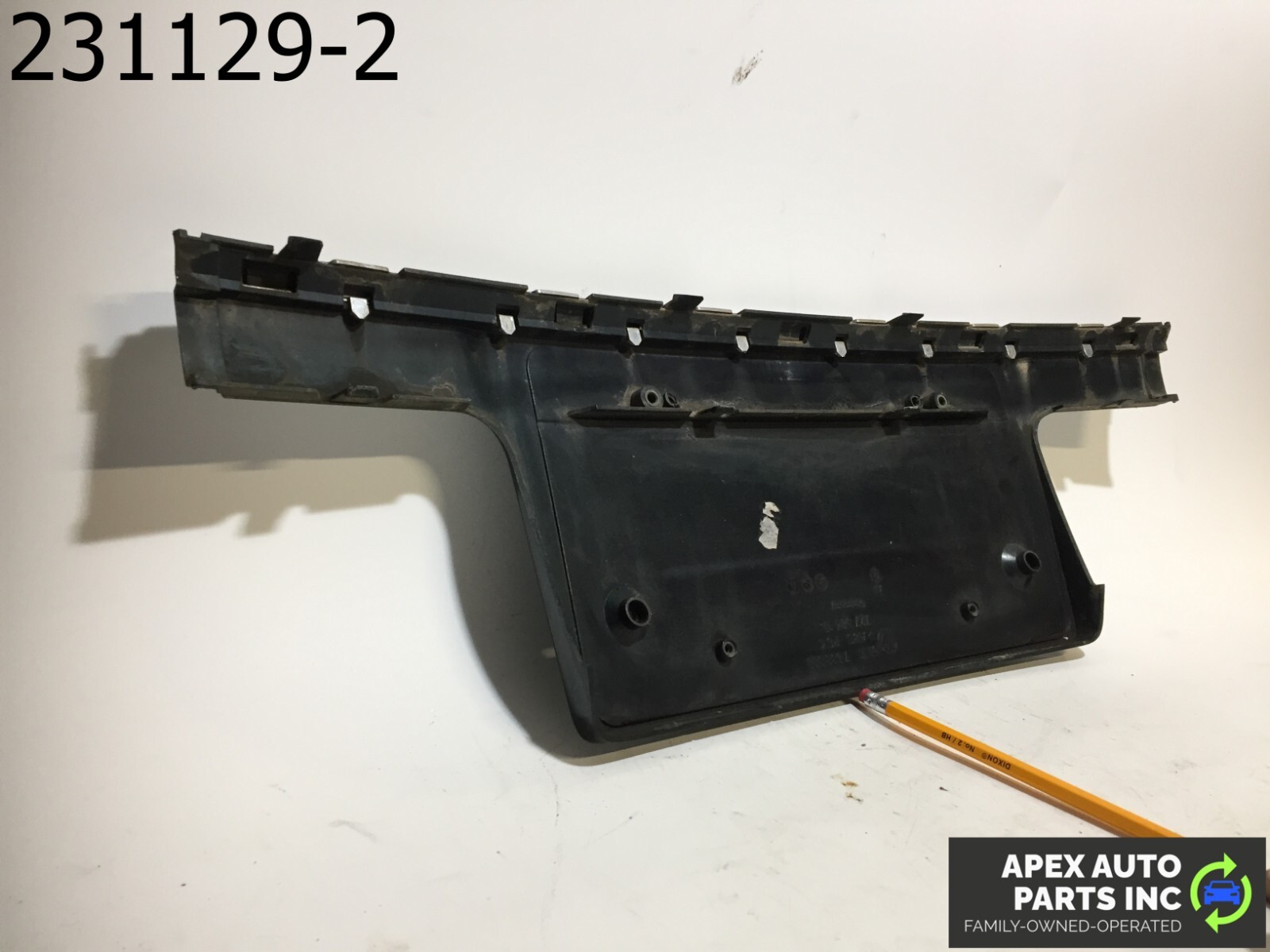 OEM BMW 745Li 2003 TRUNK LID LICENSE PLATE HOLDER TRIM MOLDING 515A - Image 6