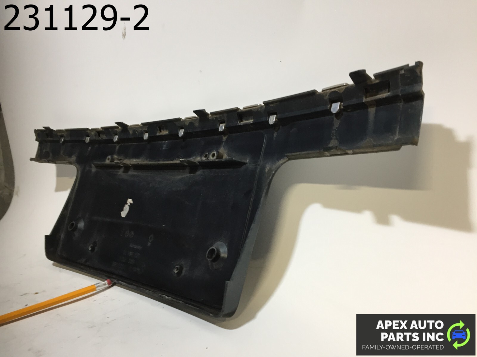 OEM BMW 745Li 2003 TRUNK LID LICENSE PLATE HOLDER TRIM MOLDING 515A - Image 7