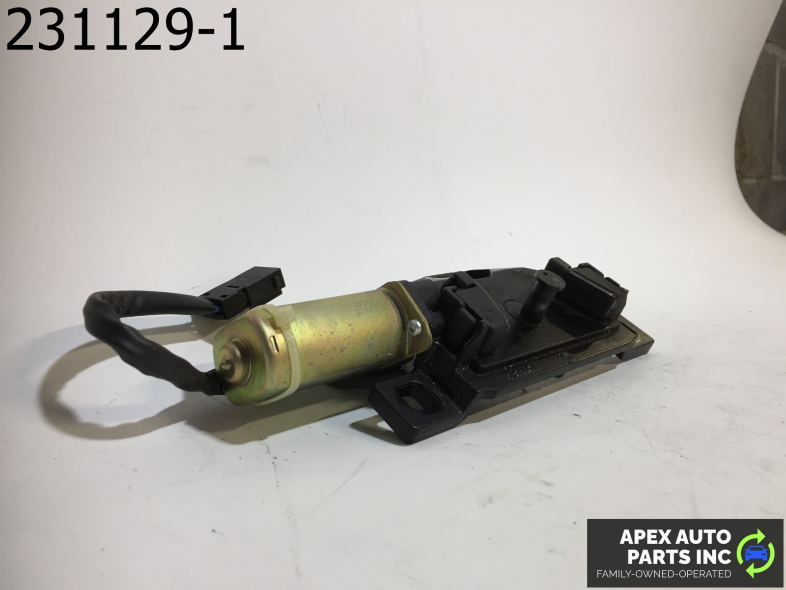 OEM BMW 745Li 2003 Trunk Lid Closer Actuator Lock Drive Motor - Image 3