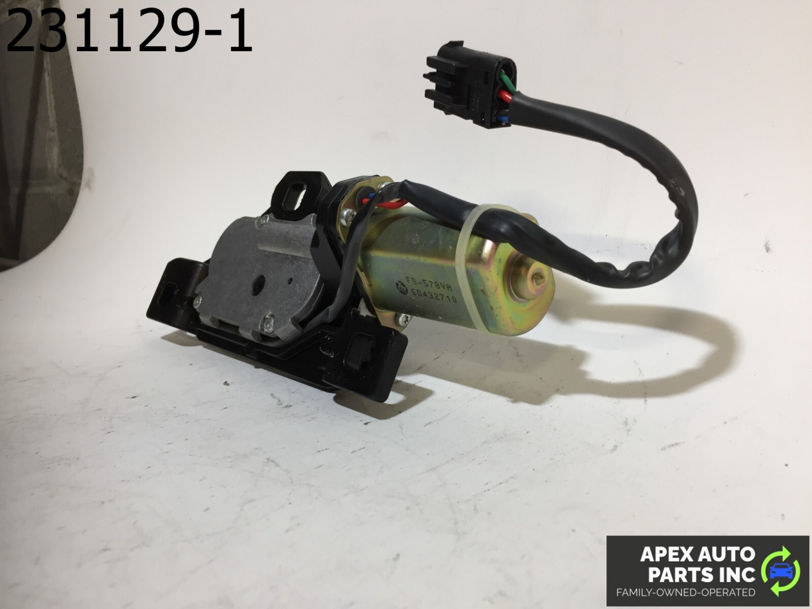 OEM BMW 745Li 2003 Trunk Lid Closer Actuator Lock Drive Motor - Image 7