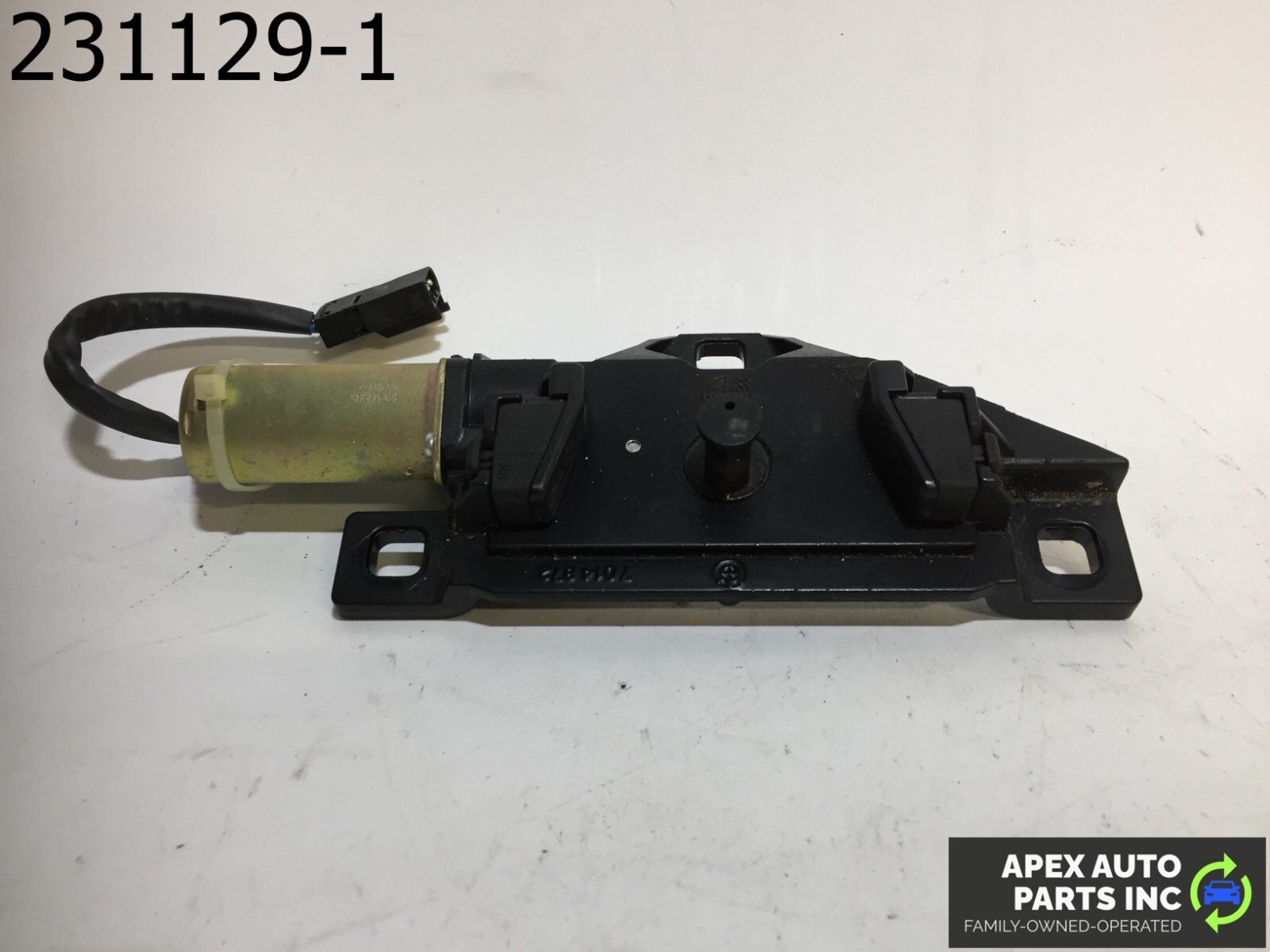 OEM BMW 745Li 2003 Trunk Lid Closer Actuator Lock Drive Motor