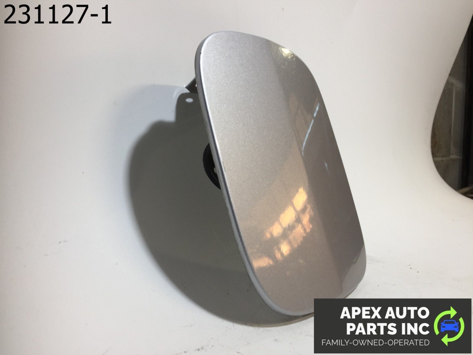 OEM Honda Accord 2005 A/T GAS FUEL DOOR LID - Image 3