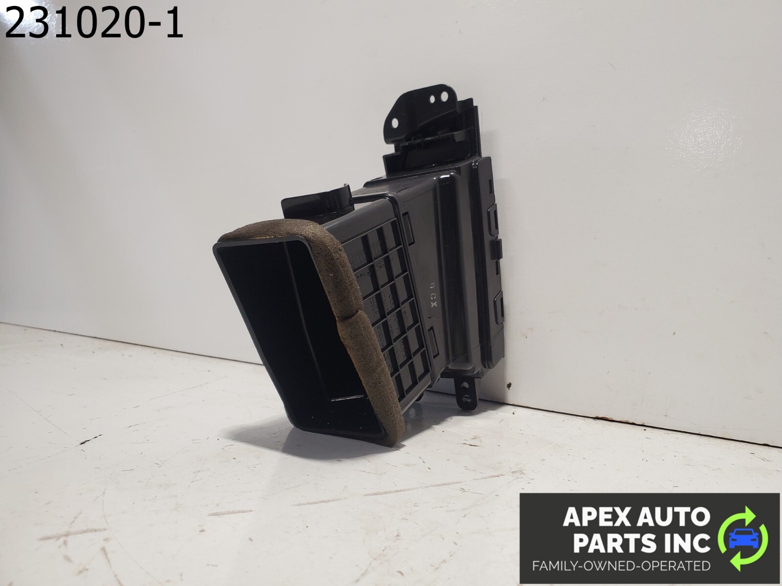 OEM Kia Sedona 08 Front Left Driver Center Dash A/C Air Vent Grille OEM - Image 5