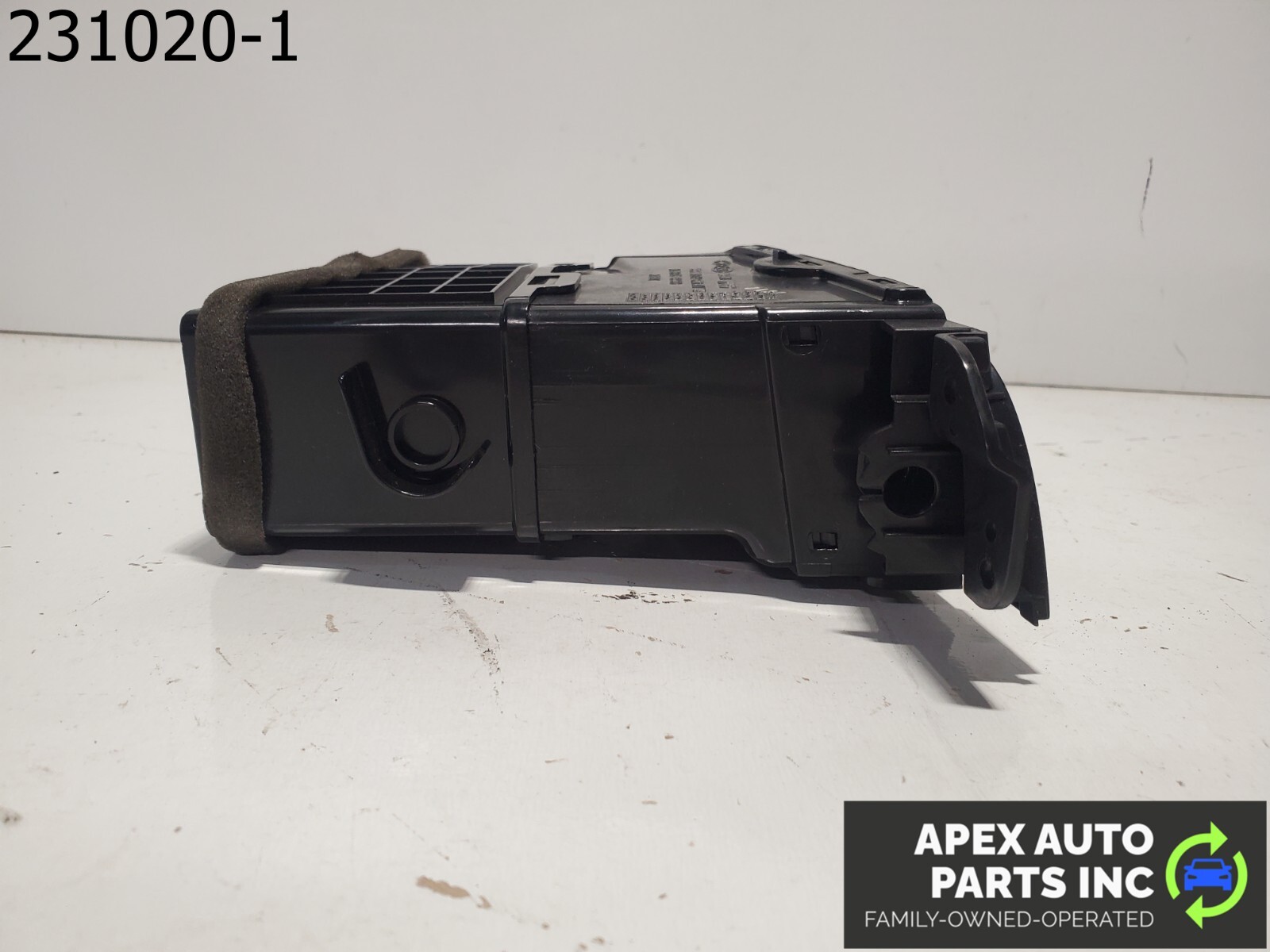 OEM Kia Sedona 08 Front Left Driver Center Dash A/C Air Vent Grille OEM - Image 8