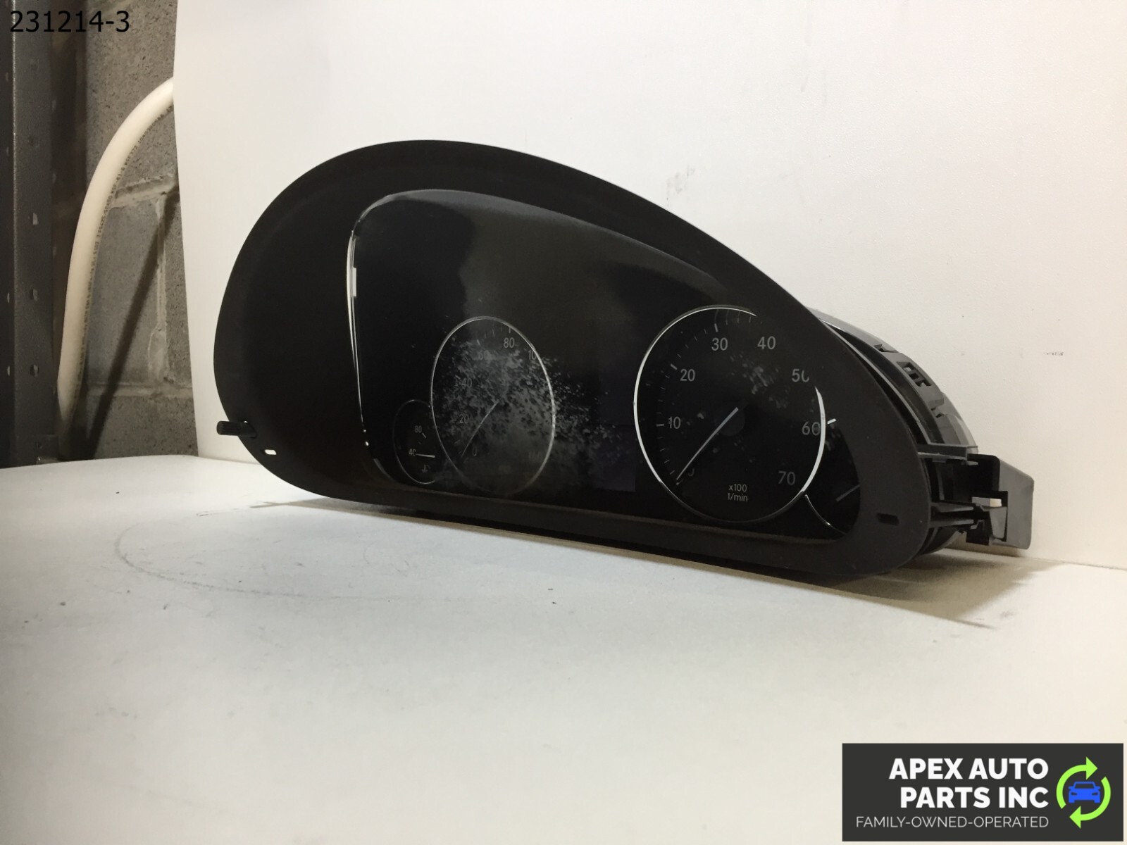 OEM Mercedes C230 2006 SPEEDOMETER GAUGE CLUSTER A2035409347 - Image 4