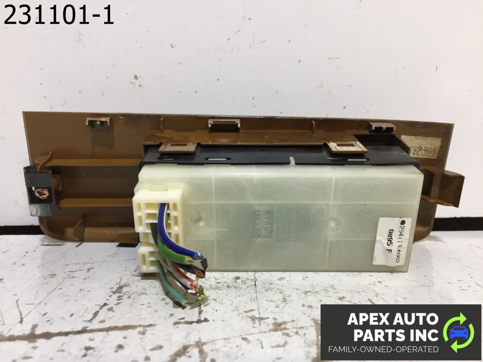 OEM Nissan Pathfinder 2005 RIGHT FRONT Window Switch OEM 25411EA002 - Image 5