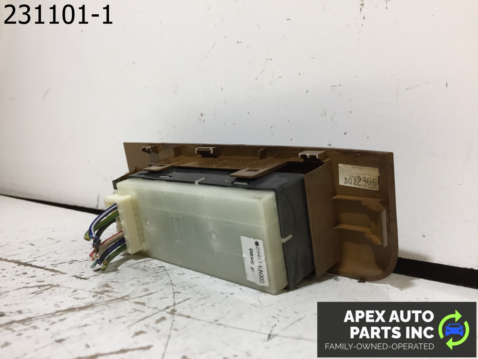 OEM Nissan Pathfinder 2005 RIGHT FRONT Window Switch OEM 25411EA002 - Image 7