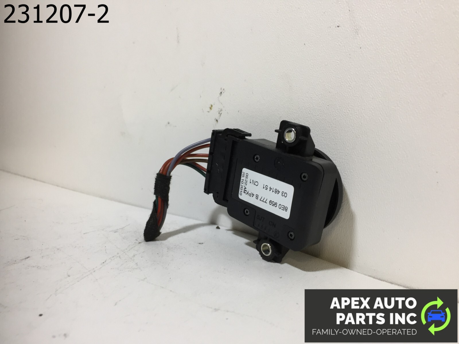 OEM Volkswagen CC 2012 Right Front Passenger Lumbar Seat Adjustment Switch Black - Image 7