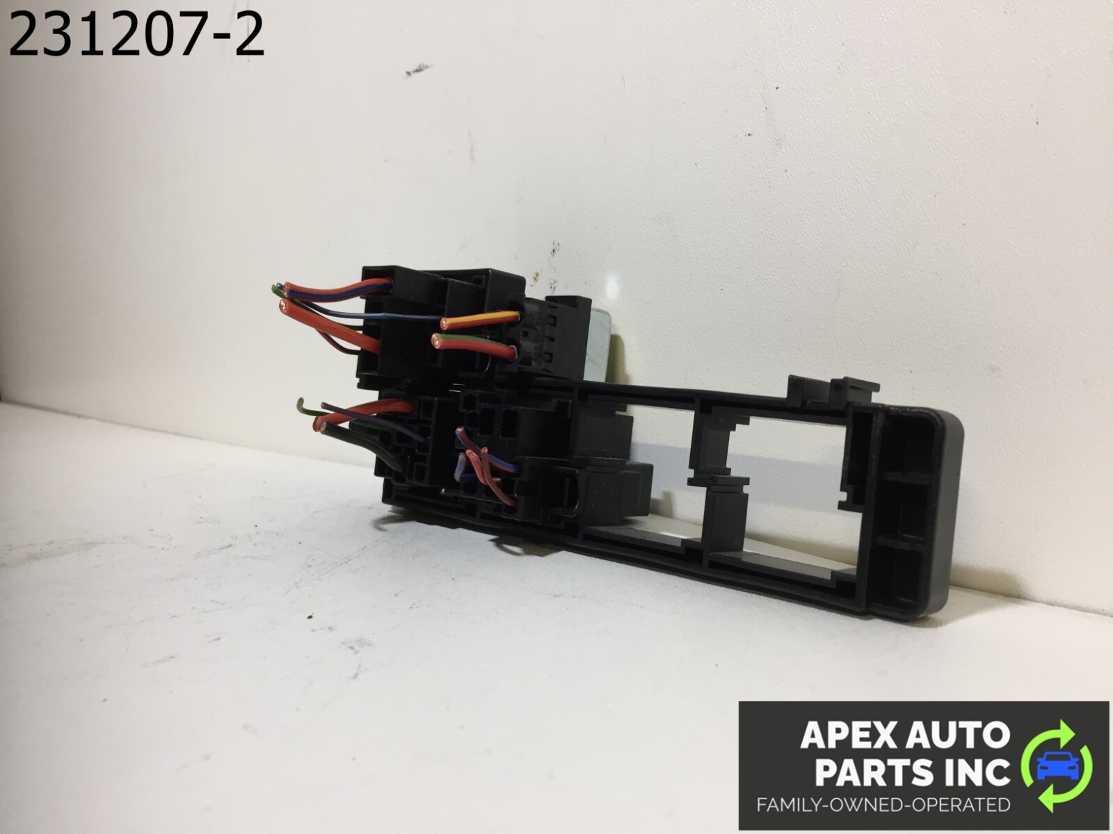 OEM Volkswagen CC 2012 fuse relay box mounting bracket 1K1937503A - Image 7