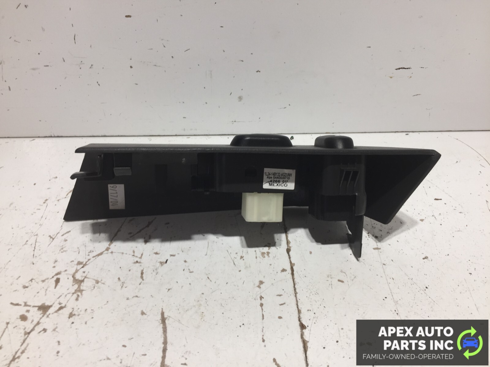 02-05 FORD EXPLORER PASSENGER RIGHT FRONT WINDOW SWITCH DOOR LOCK SWITCH w/Bezel - Image 5