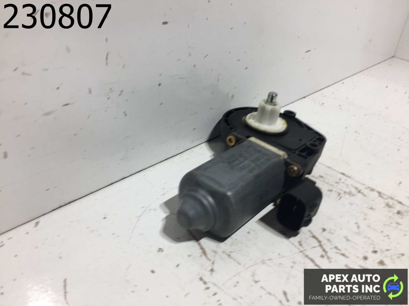 03-06 FORD EXPEDITION RIGHT REAR PASSENGER SIDE WINDOW MOTOR OEM 2L1414A366AC - Image 3