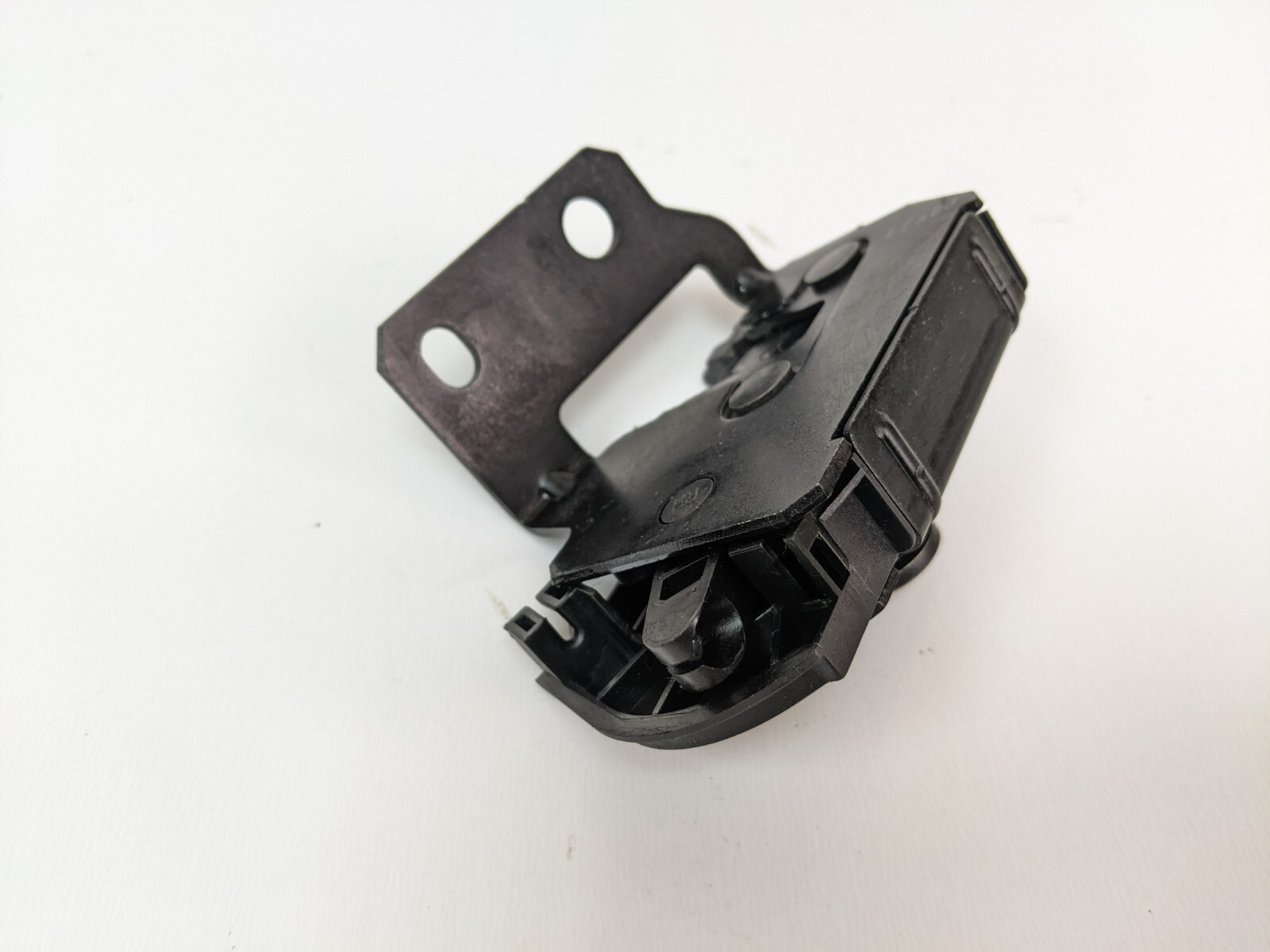 03-14 VOLVO XC90 REAR TAILGATE RIGHT PASSENGER SIDE LOCK LATCH OEM 30649107 - Image 6