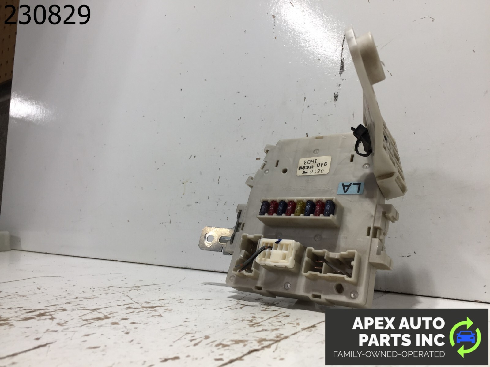 2002 INFINITI Q45 PASSENGER/RIGHT SIDE INTERIOR FUSE BOX OEM - Image 7