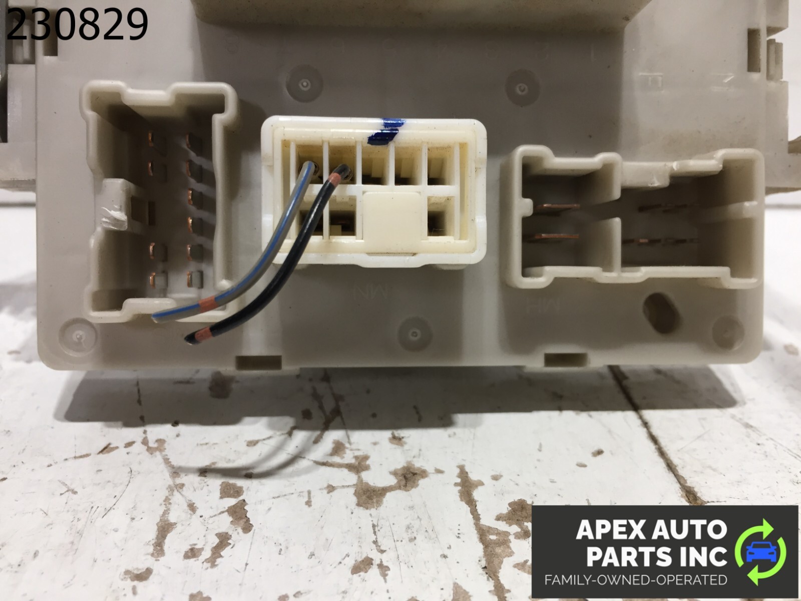 2002 INFINITI Q45 PASSENGER/RIGHT SIDE INTERIOR FUSE BOX OEM - Image 8