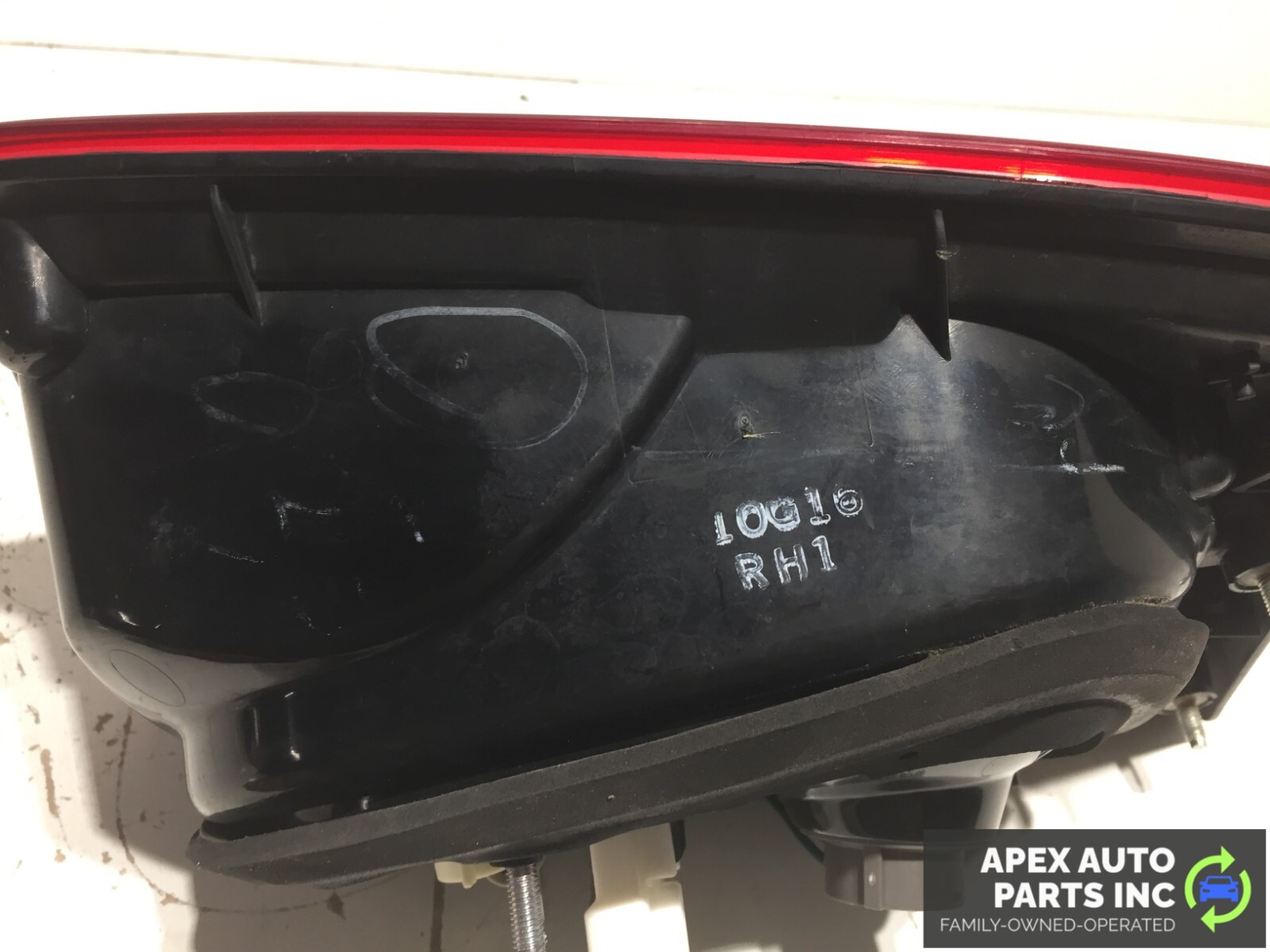 2010-2012 Hyundai Santa Fe Right Inner Tail Light Genuine OEM 92406-0W5 - Image 8